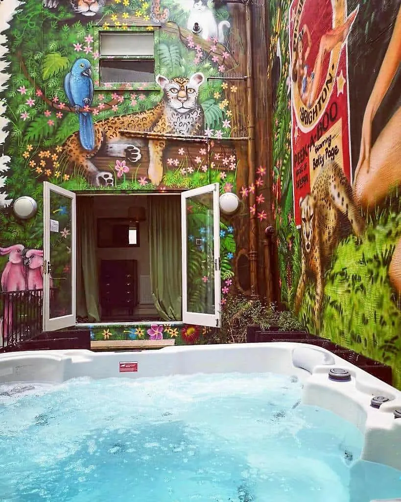 Hot Tub Hideaway - By Brighton Holiday Lets Holiday home